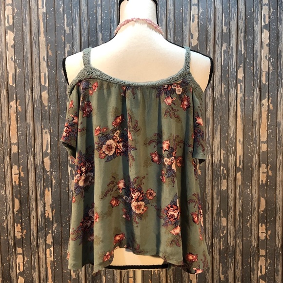 Rue21 Floral Boho Cold Shoulder Top - Picture 7 of 9